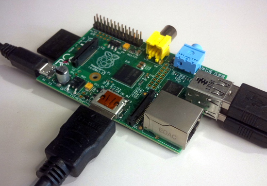 Connection Raspberry Pi to a keyboard, mouse, and monitor